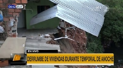 Viviendas se derrumban durante el temporal en Asunción