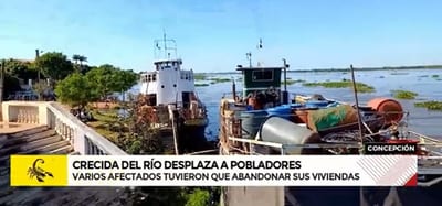 Crecida del río desplaza a pobladores de isla de Concepción