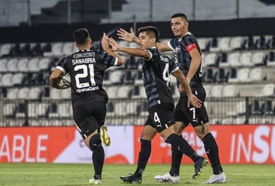 Libertad golea tras susto inicial