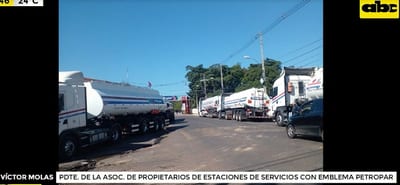 Operadores de Petropar se manifiestan y denuncian triangulación con bolivianos
