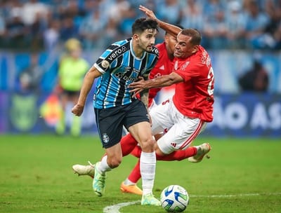 Villasanti marca en victoria de Gremio en el clásico Gre-Nal