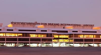 Amputan pierna a mujer tras quedar atrapada en pasarela de aeropuerto de Bangkok