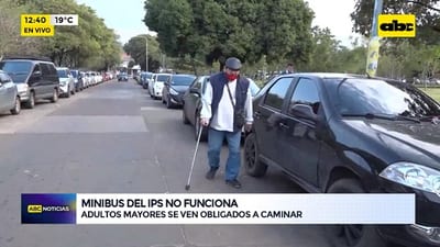 IPS: Adultos mayores deben caminar varios metros ante falta de minibuses