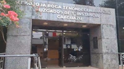 Niña fue abusada por otros menores en el baño de escuela, denuncian