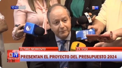 Valdovinos entrega PGN 2024 al Congreso