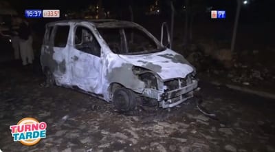 Hallan vehículo incinerado en Itá Enramada luego de ser robado en San Lorenzo