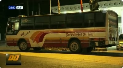Detienen a chofer de bus tras caída de pasajera
