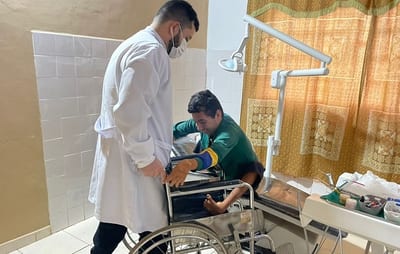 Joven de 24 años recibe atención médica por primera vez