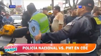 Policías y PMT a los golpes en Ciudad del Este