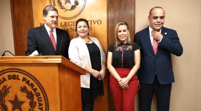 Zenaida Delgado se une al Partido Colorado tras salir de Cruzada Nacional