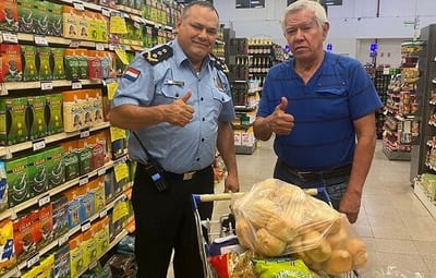 Heroico rescate de policía a anciano sordo captura corazones