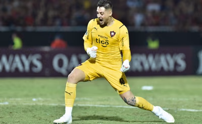 Fernandes fuera del superclásico: Martínez al arco