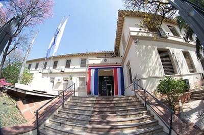 Caída de servicios en línea afecta al Ministerio de Salud