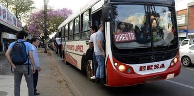 Desafíos de pasajeros: Largas esperas, tardanza de buses y llegadas tardías