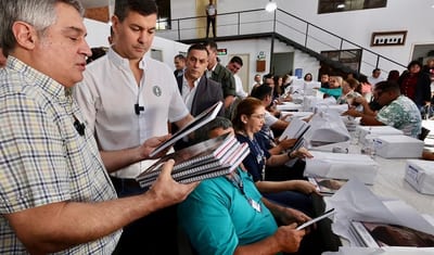 Garantía de Santiago Peña: Kits escolares llegarán a tiempo
