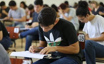 Gran demanda de jóvenes por becas gubernamentales