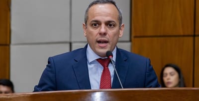 Contralor exige más fondos para vigilar almuerzos escolares