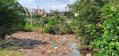 Clausuran empresa textil por contaminar arroyo Acaraymí