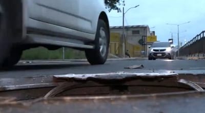 Pozos sin tapas en Túnel Tres Bocas amenazan a conductores