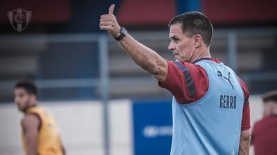 Cerro Porteño despide a Víctor Bernay tras derrota