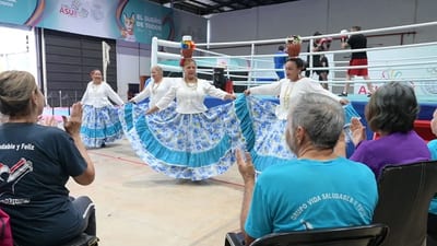 Elenco de danza folclórica de adultos mayores se forma en SND