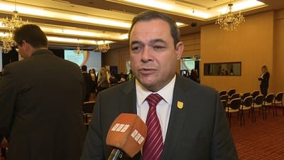 Juez sobresee a diputado acusado por lesión de confianza