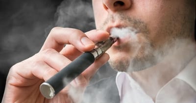Estudio alerta mayor riesgo de insuficiencia cardíaca por vapeo