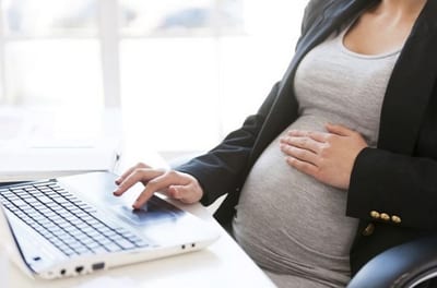 Aprueban equiparar permiso maternidad de legisladoras
