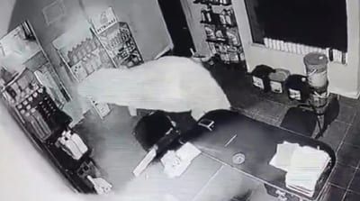 Ladrones disfrazados de fantasmas asaltan estación de servicio