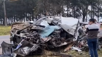 Fatídico accidente entre camioneta y bus deja un muerto y heridos