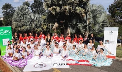 Bailarinas paraguayas triunfan en concurso internacional de danza
