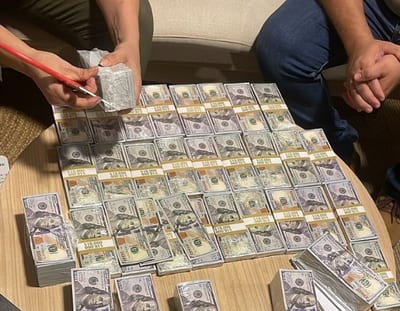 Alerta por circulación de dólares falsos: Cómo detectarlos