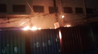 Principio de incendio en Mercado 4 expone deficiencias en respuesta de emergencia