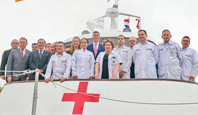 Gobierno presenta el primer buque hospital para comunidades ribereñas