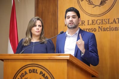 Kattya González y Raúl Benítez rompen lazos con el PEN