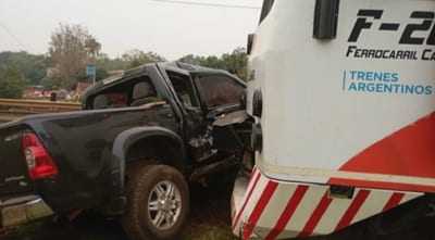 Tren binacional colisiona contra camioneta de la FTC en Encarnación
