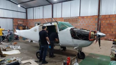Militar de la FAP restauraba narcoavionetas en taller clandestino