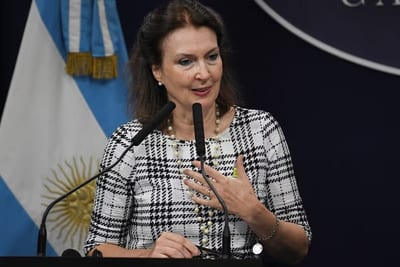 Milei destituye a Mondino por postura sobre Cuba
