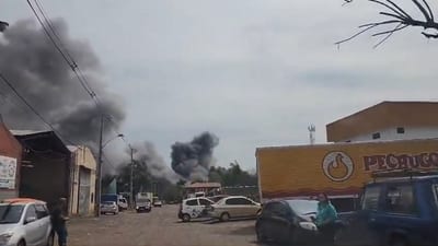 Incendio en planta de Pechugón moviliza a bomberos en Capiatá