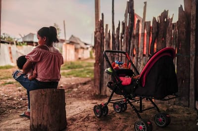 Día Internacional de la Niña: 13 niñas paraguayas son madres cada día