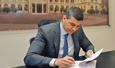 Peña respalda aumentos salariales para parlamentarios