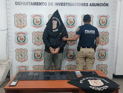 Detienen a empleado por hurto de 400 celulares