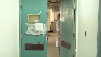 Hospitales enfrentan carencias mientras legisladores se aumentan sueldo