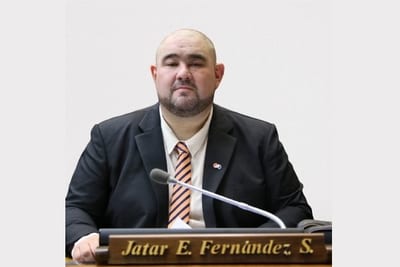 Jatar Fernández anuncia candidatura independiente para reelección