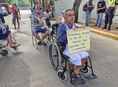 Senado prioriza autoaumentos sobre pensión para discapacitados