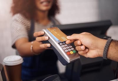 Crecimiento récord en tarjetas de crédito en octubre