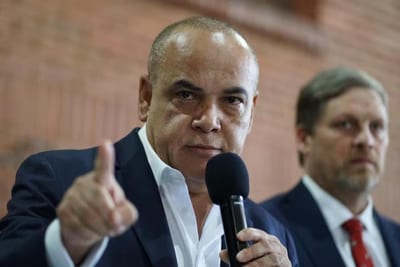 Cartismo impulsa cambios para extender mandato de Núñez
