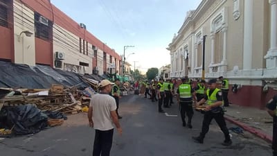 Policía desaloja campamento frente al Indert