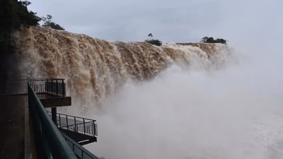 Suspenden temporalmente circuitos de las cataratas del Iguazú