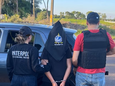 Detienen a mujer buscada por Interpol por robos en Argentina